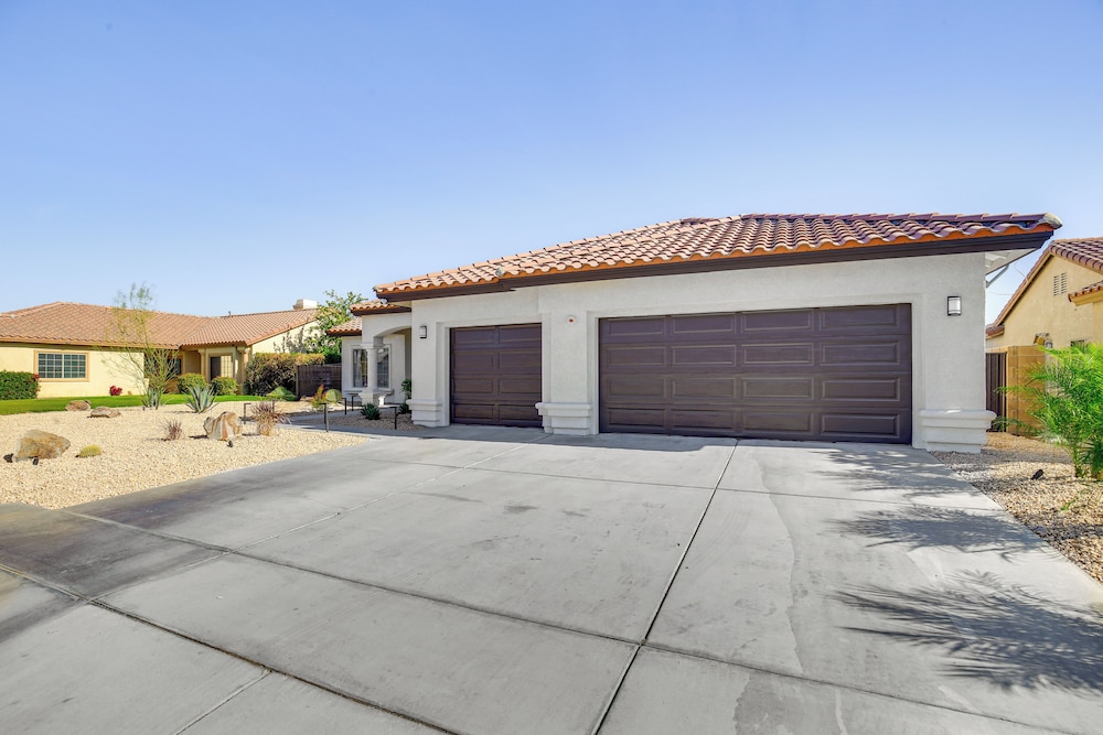 2 Mi to Coachella: Indio Oasis w/ Heated Pool