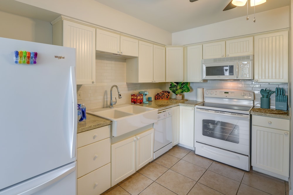 Scottsdale Condo w/ Community Pool Access! - Property Image 2