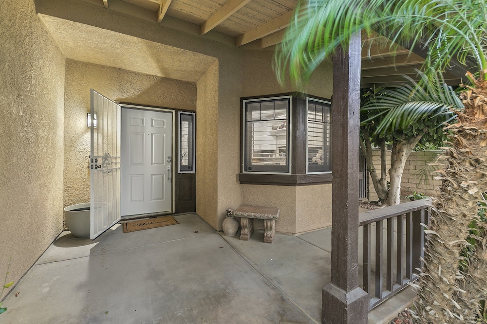 Desert Oasis Retreat Palm Meadows Gem 3 Bedroom Home