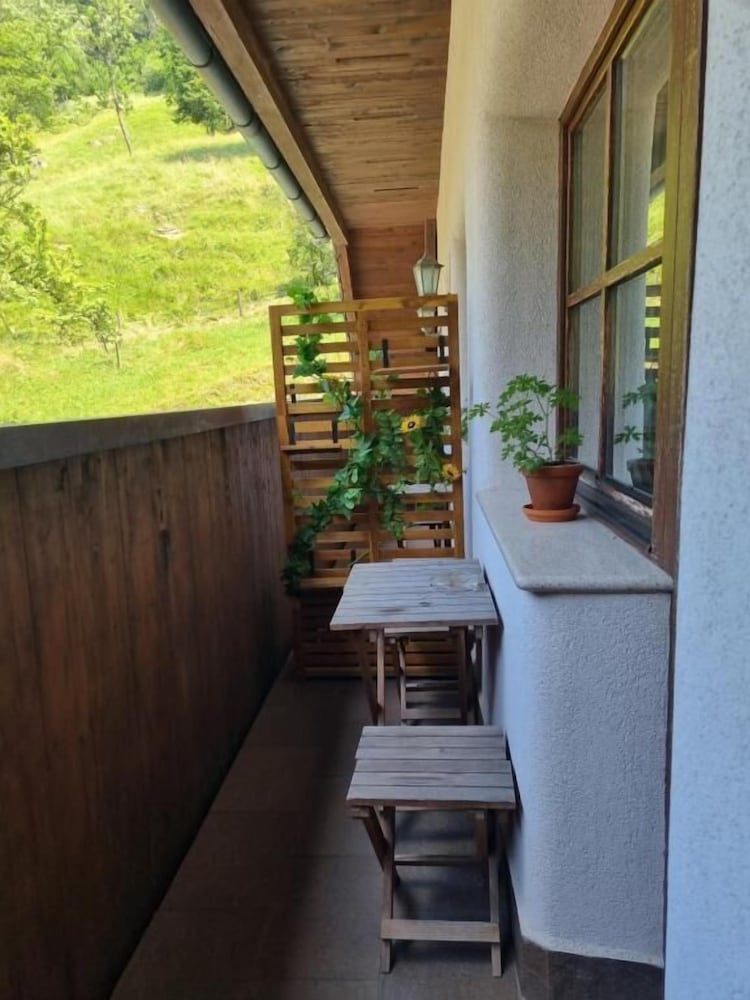 Apartmaji Pod macesnovo streho