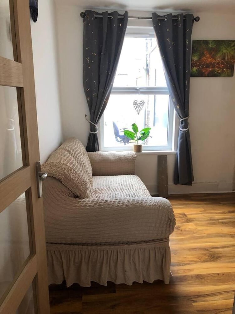 Two Bedroom House, Birchington, Ct79rn view 5