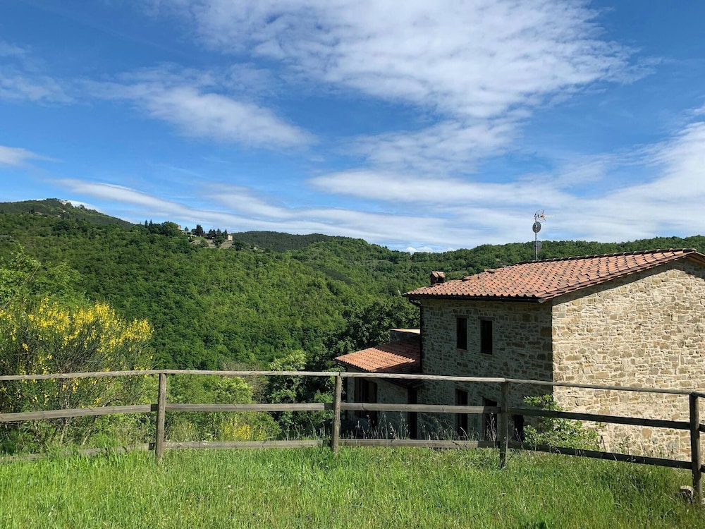 Apartment on the Hill Between Gubbio and Perugia view 4