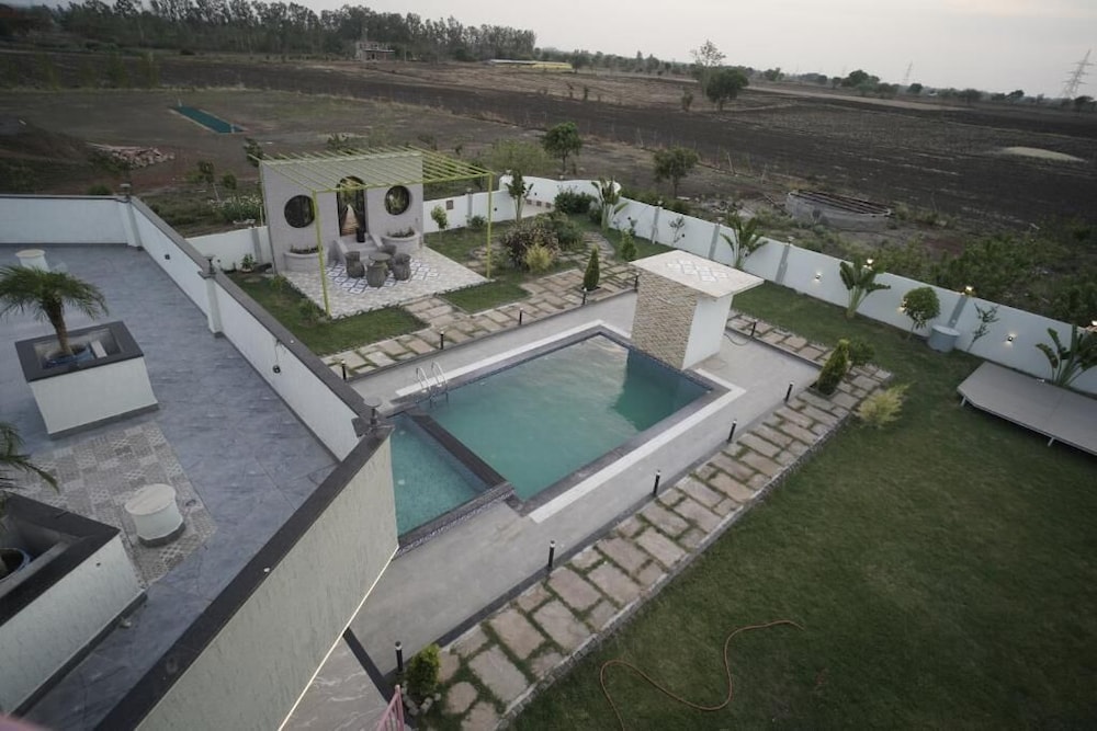 Sanjeevani Farms, Bhopal : A Luxury 5 Bedroom Private Pool Villa