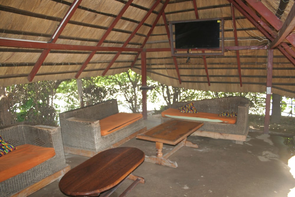 Honeybed Lodge