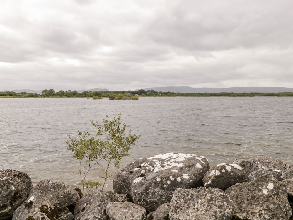 Lough Mask Road Fishing Cottage