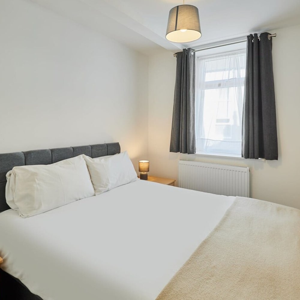 Host Stay The Globe Apartment 3 view 2