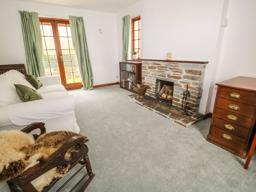 Thrushel Cottage