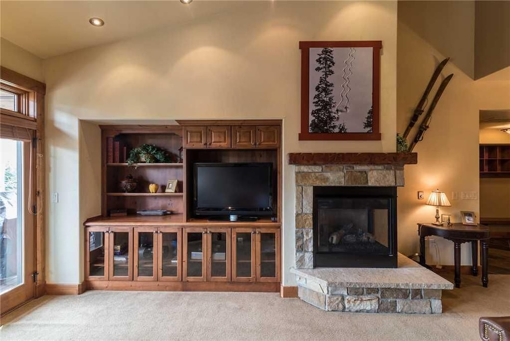 5306 Emerald Lodge, Trappeur's Crossing Apartment 4