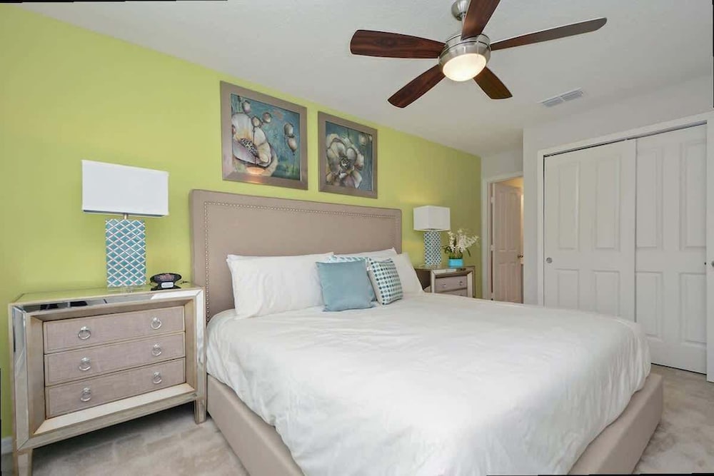 Modern 4BR w Patio Resort Pool Compass Bay