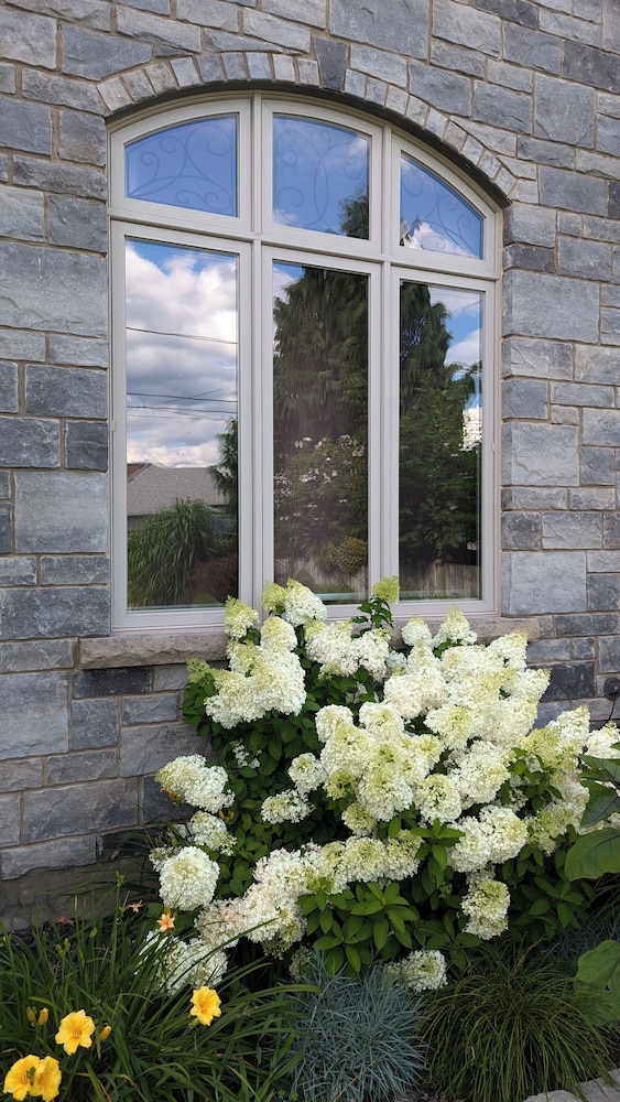 Niagara Creekside B&B