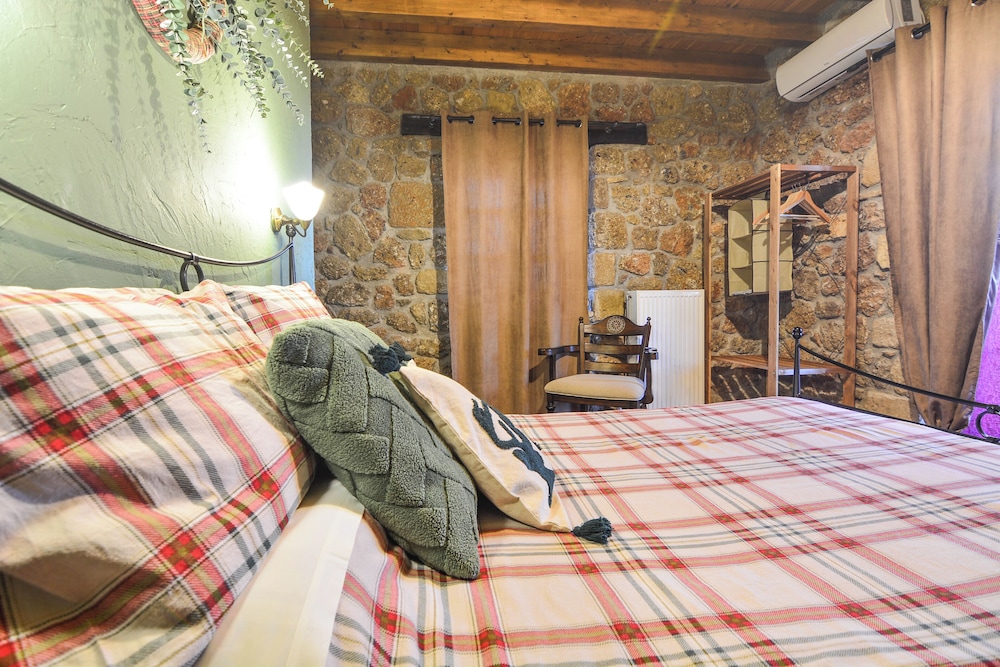 Petrino Lodge