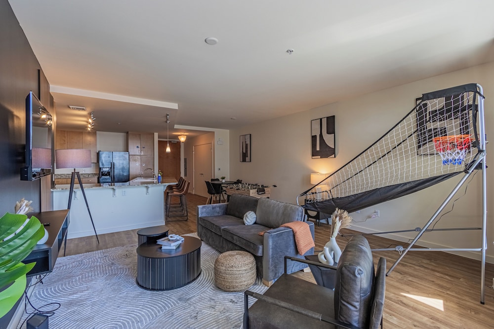 ROVE LIVING/KL - 44 Monroe