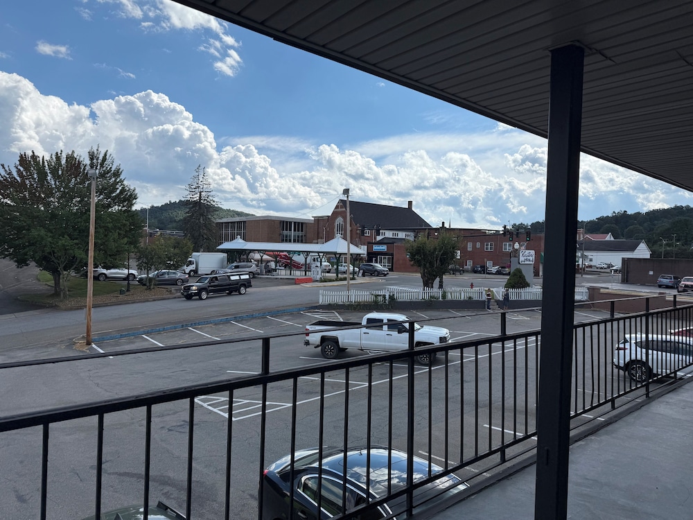 Visitors Inn
