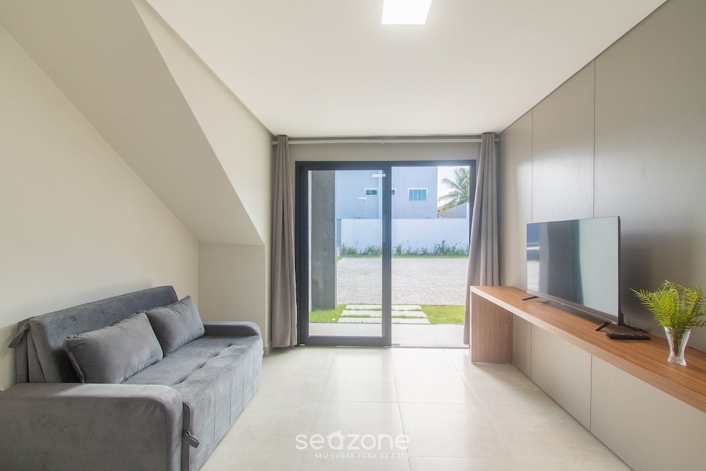 Apartments With Swimming Pool 700m From Taperapuan Beach Nvm0009