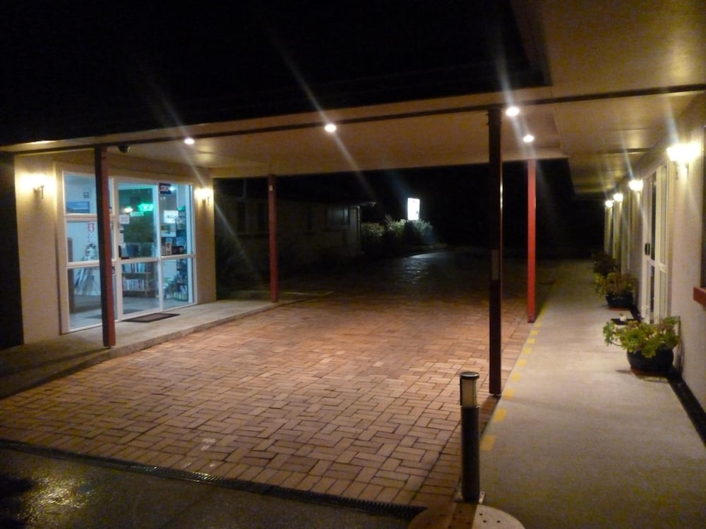 Heritage Court Motel
