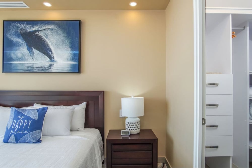 2 BR Ocean Front Pool