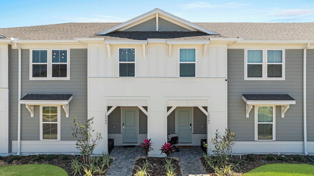 16049 Blue Wave Way