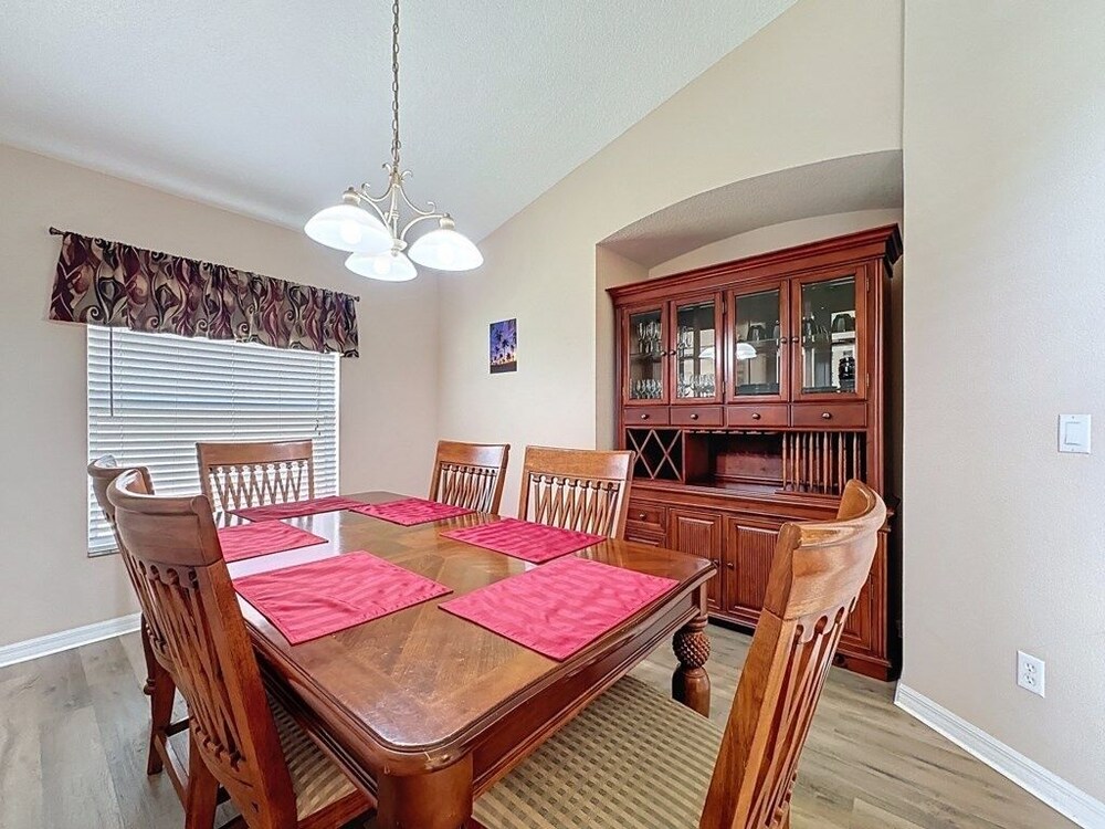 Spacious 4 Bed Villa With Pool/spa And Game Room 4 Bedroom Villa