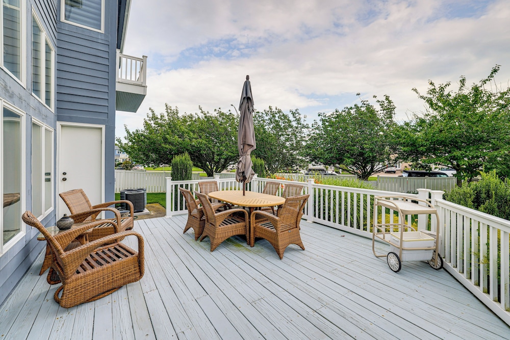 1 Block to Inlet Beach: Brigantine Family Home