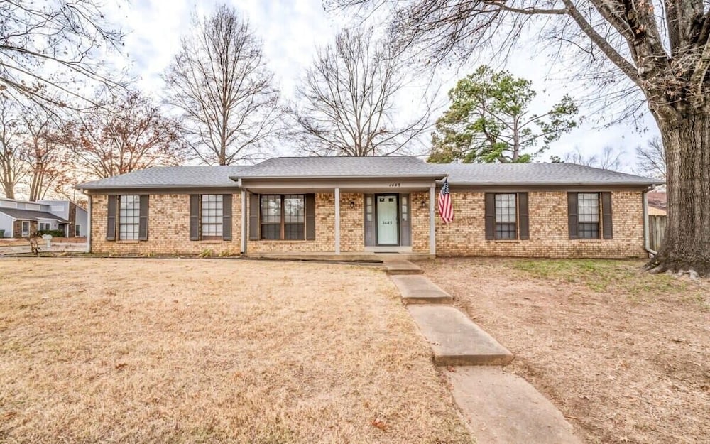 Hardwood Guesthouse