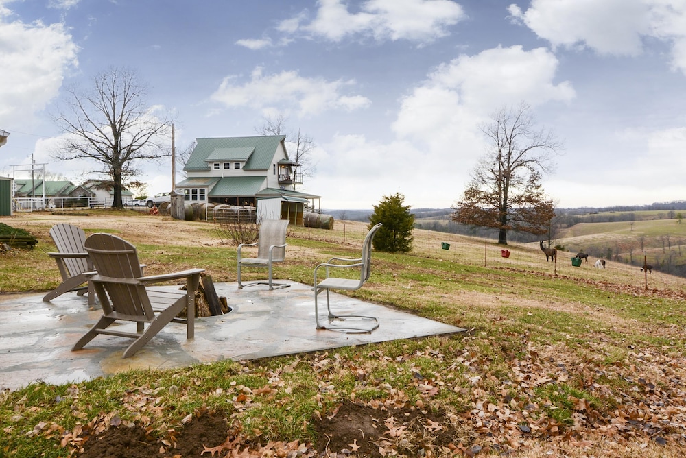 Omaha Vacations - Llama House - Property Image 6