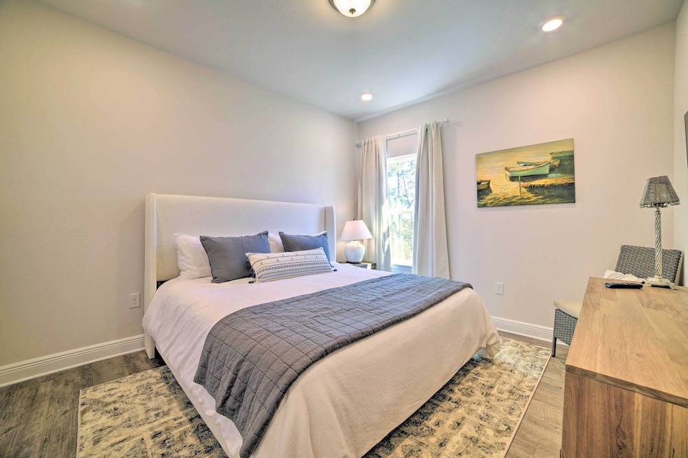 Modern Port St Joe Getaway - Steps to Beach! view 4