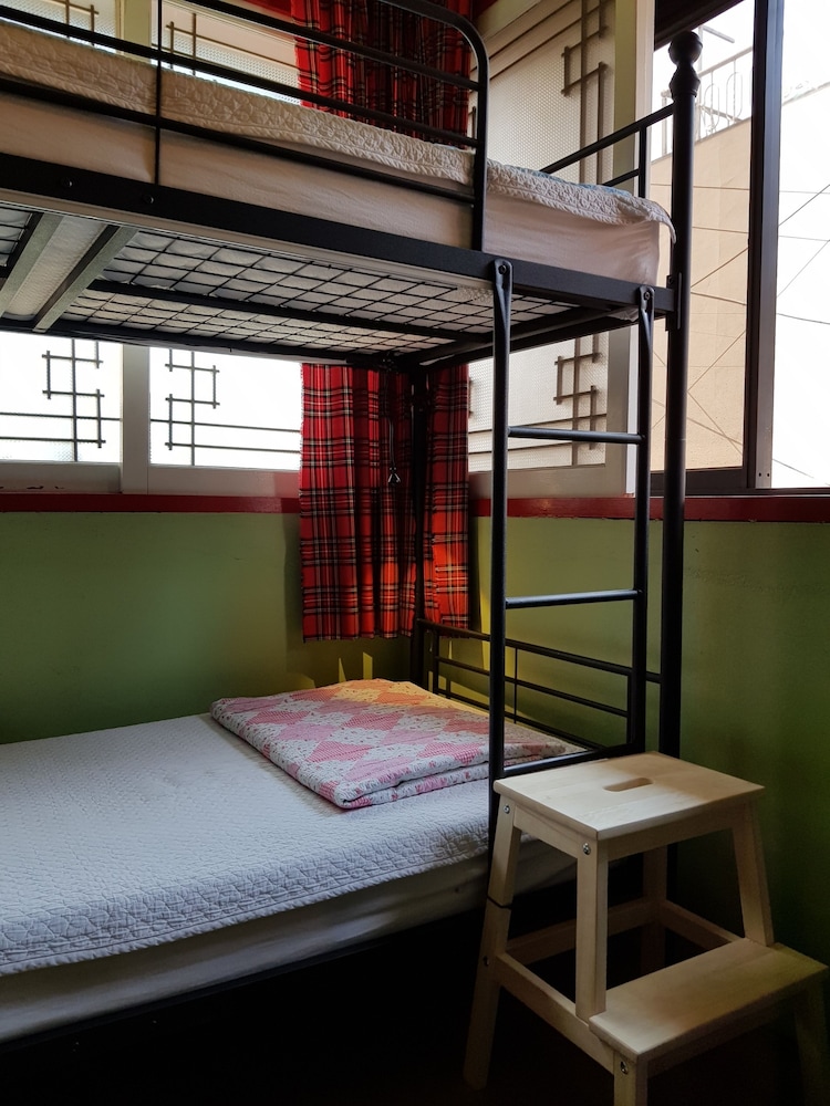 Mr.Comma Guesthouse - Hostel