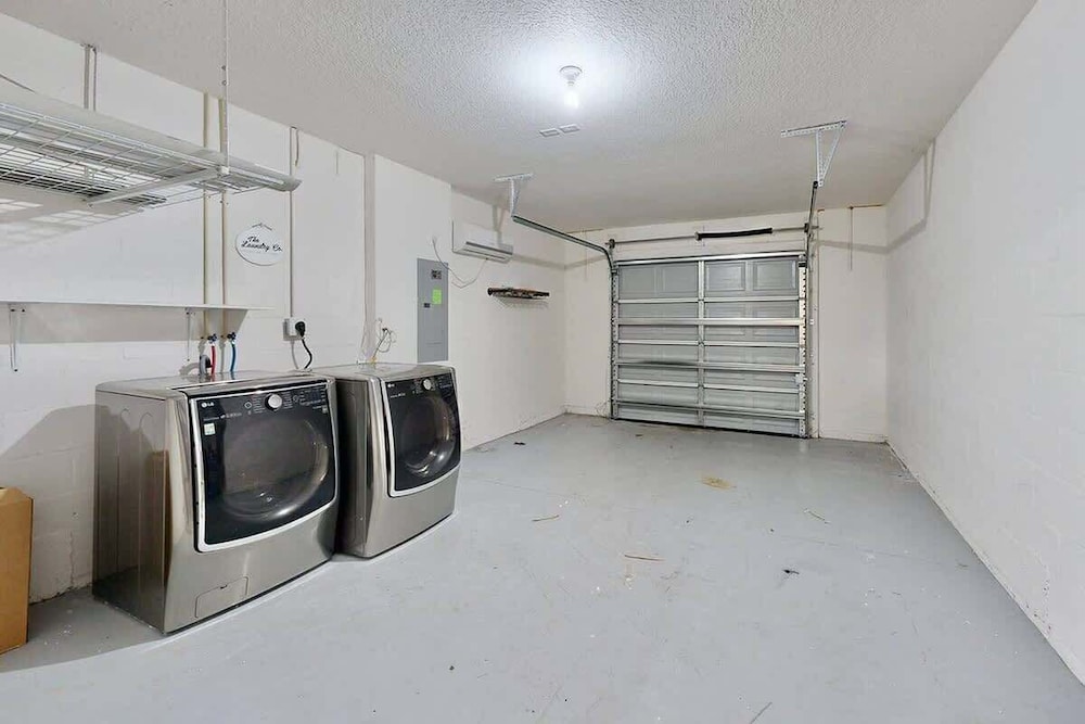 Brooksville Retreat! 3 Bed, 2 Bath!