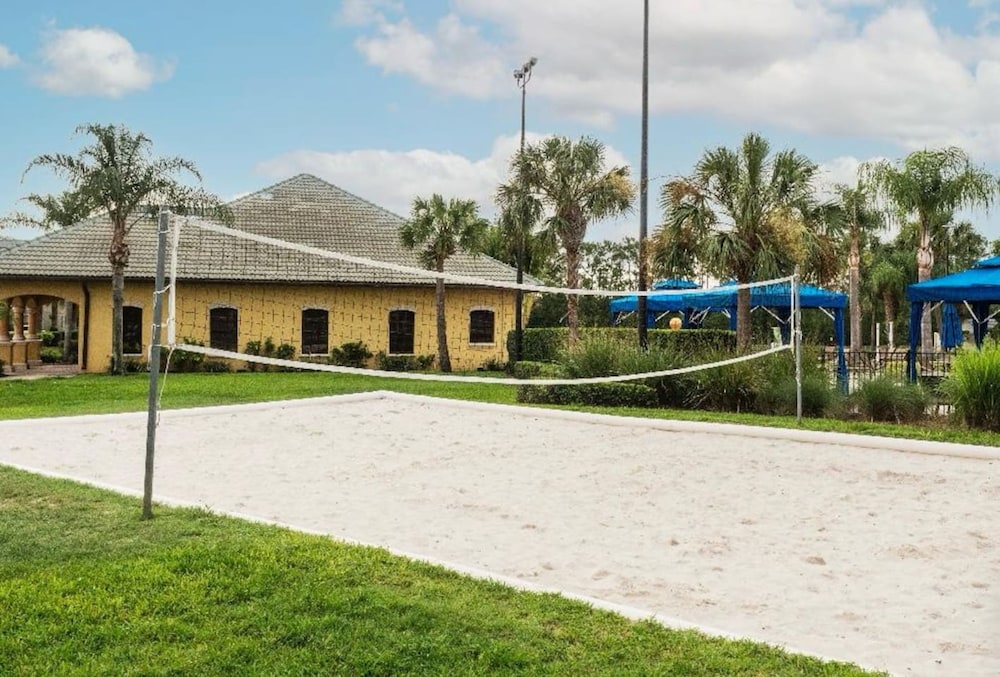 Amazing 4bdr House w Pool - PP