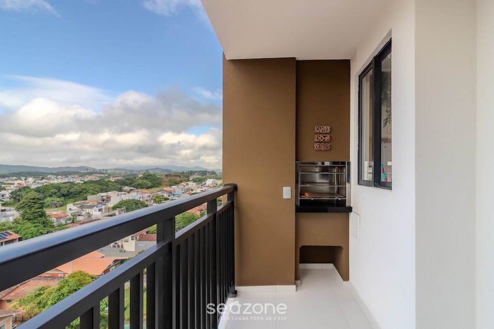 MCB - Apartments With Pool Near the Beach