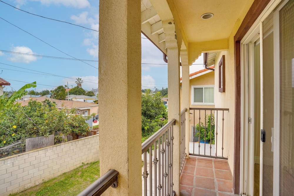 Explore the OC Coast! Midway City Home w/ Yard