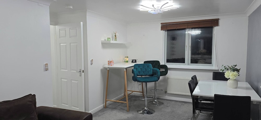 Stylish 2-bed Apartment in Newport, Perfect for a Relaxing Getaway