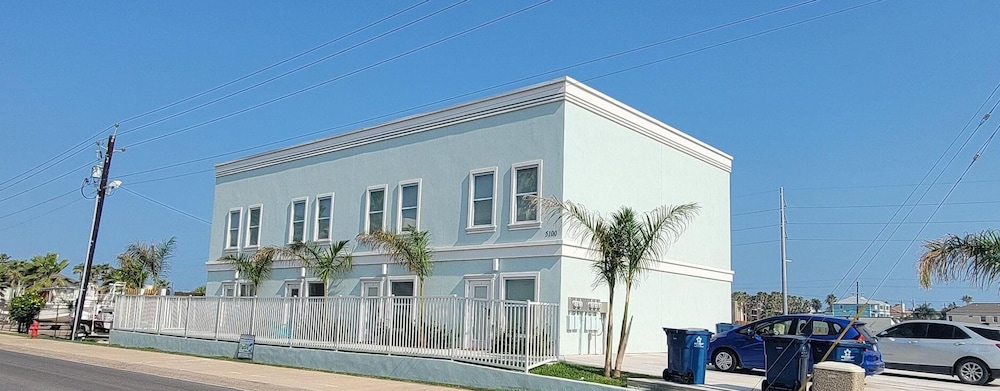 Villas De Laguna 3 3 Bedroom Townhouse