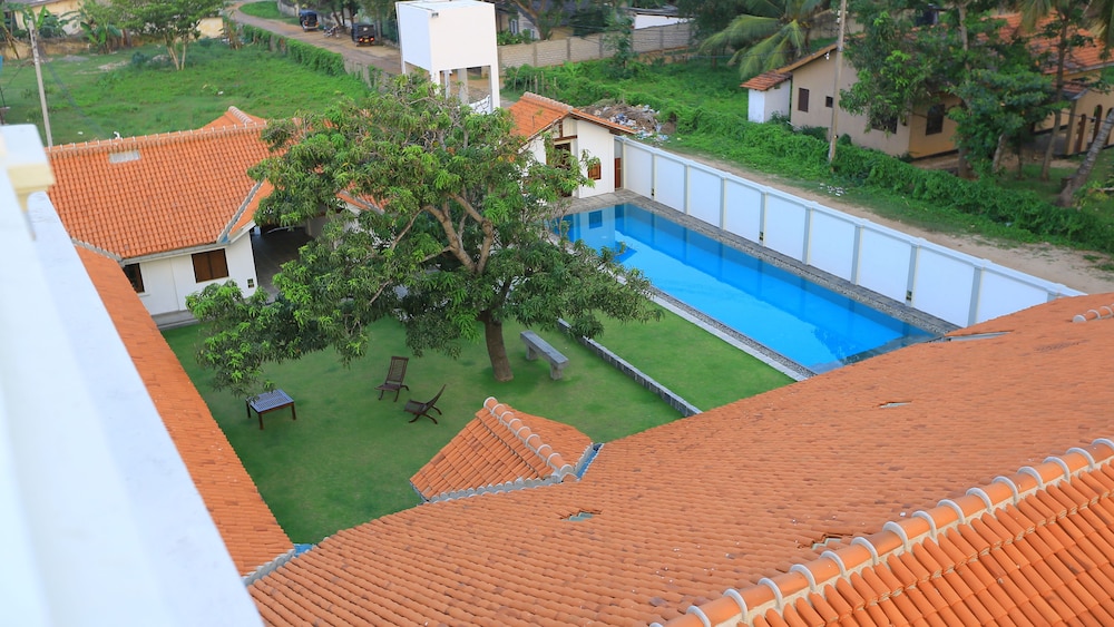 Yoho Monsoon Villa
