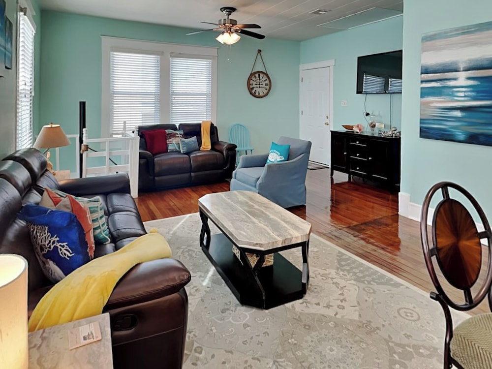 Seawall Celebration Manor by Ryson Vacation Rentals
