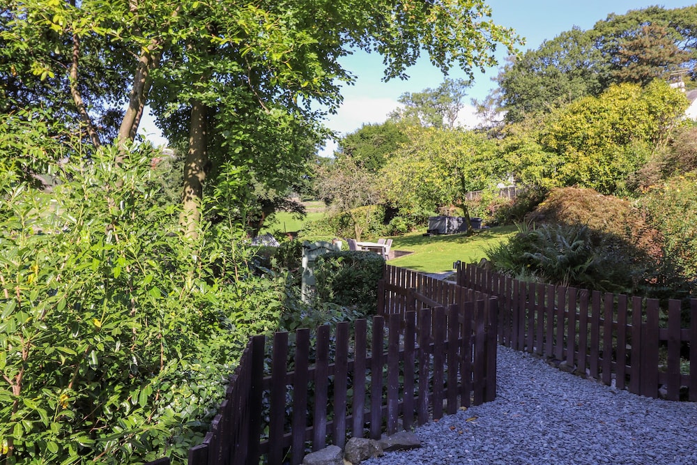 Eller Close House