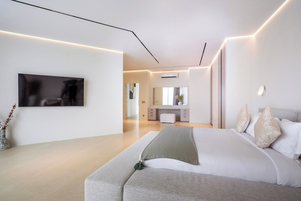 Hidden City Ubud - Modern Villas & Townhouses with Private Pools, Nature Views and Wellness Access