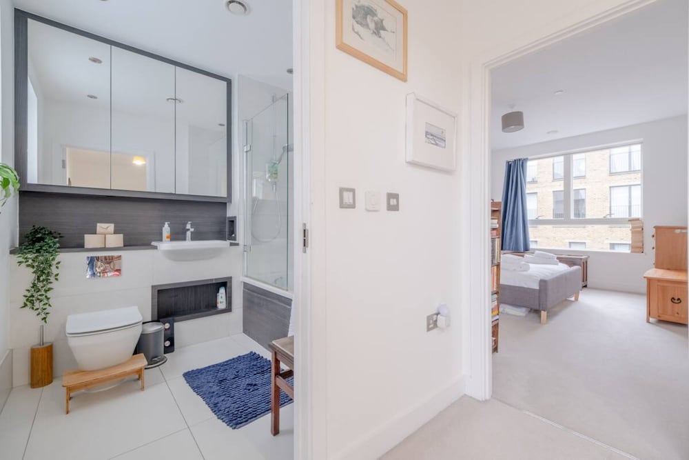 Bright 2 Bedroom Maisonette Near Stratford