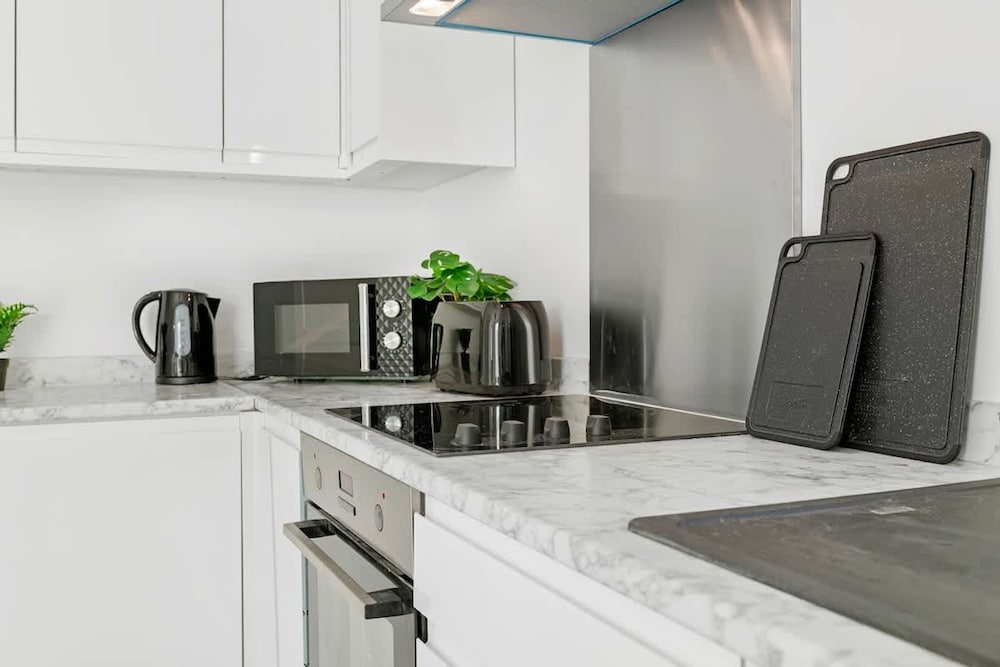 4 Bedrooms - 3 Bathrooms House
