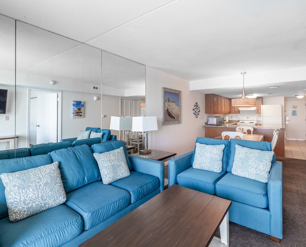 Bay Club Resort by Coolvacay