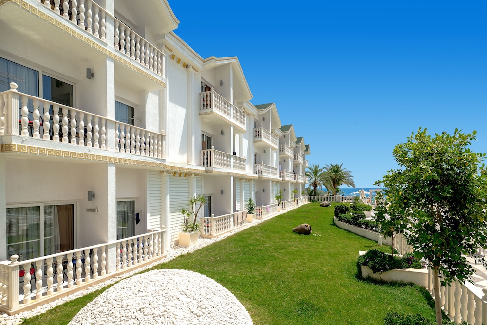 Hotel Onkel Resort Hotel - Image 1