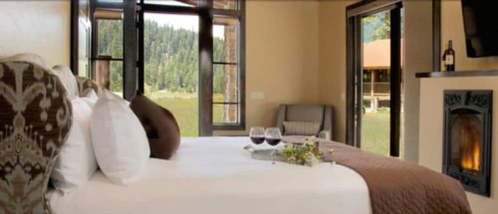 Highlands Ranch Resort