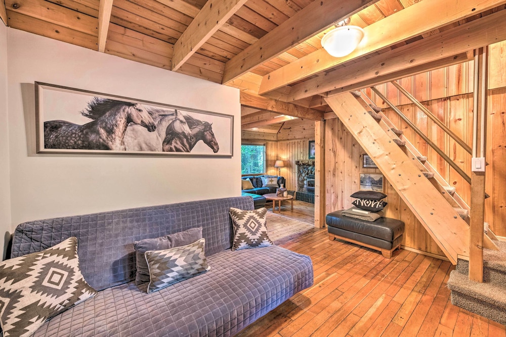 Three Enchanting Riverfront Cabins: Hot Tub Access