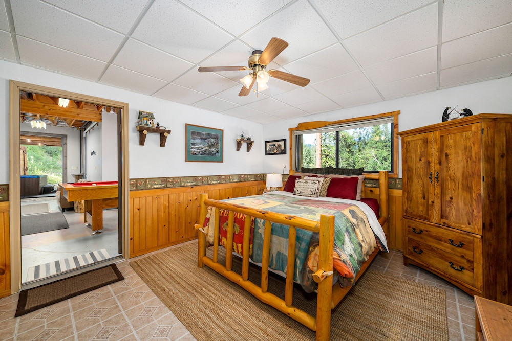 Log Cabin w/ Private Hot Tub on Wenatchee River! view 5