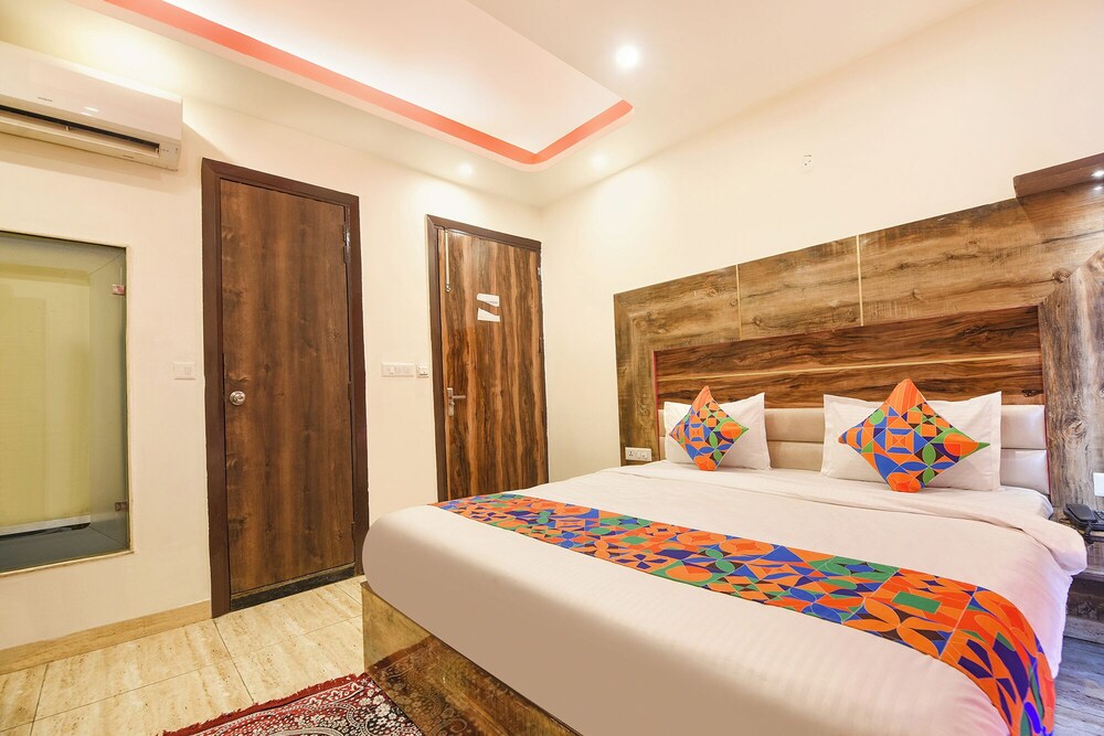 Fabhotel Dev Residency