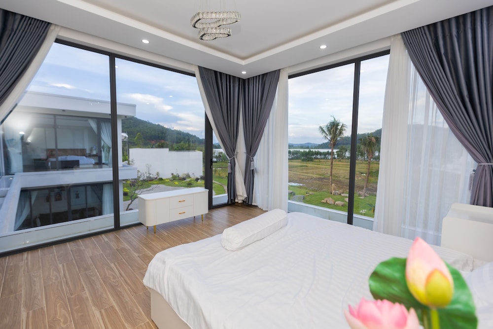 TKH Resort