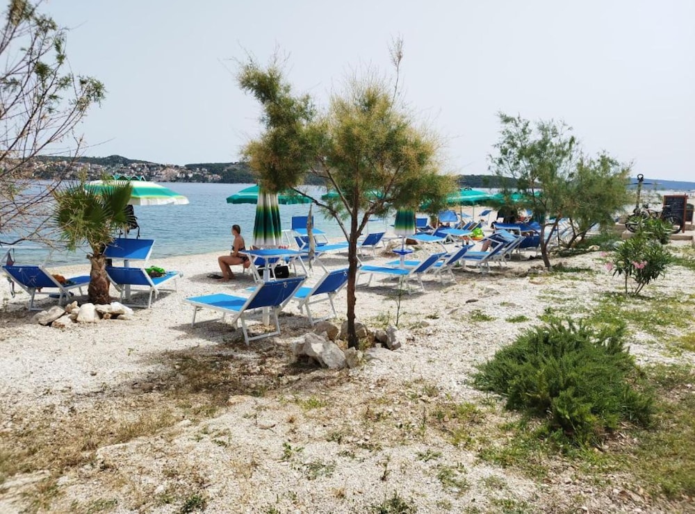 Apartment Domenico - 50 m From the sea