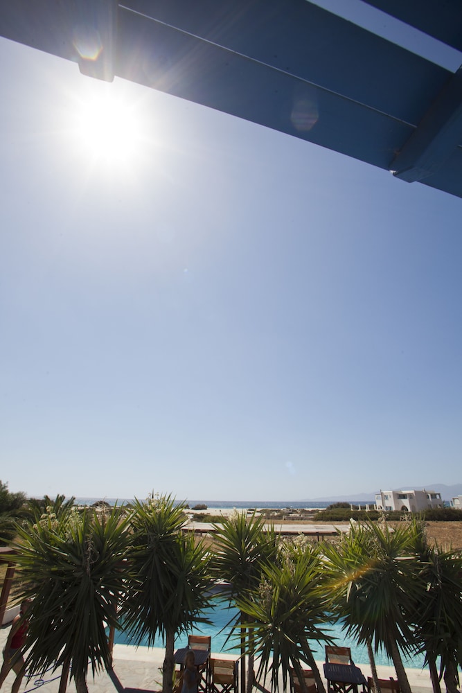 Aeraki Studios & Apartments