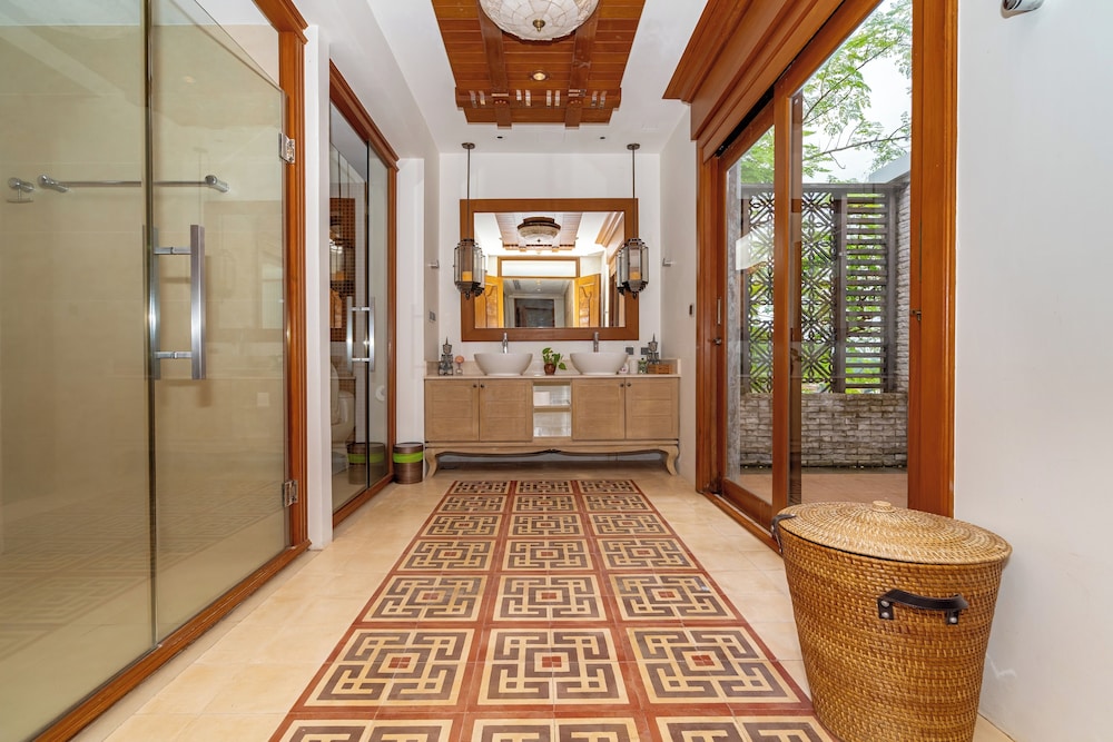 Royal Legacy Golf Villa