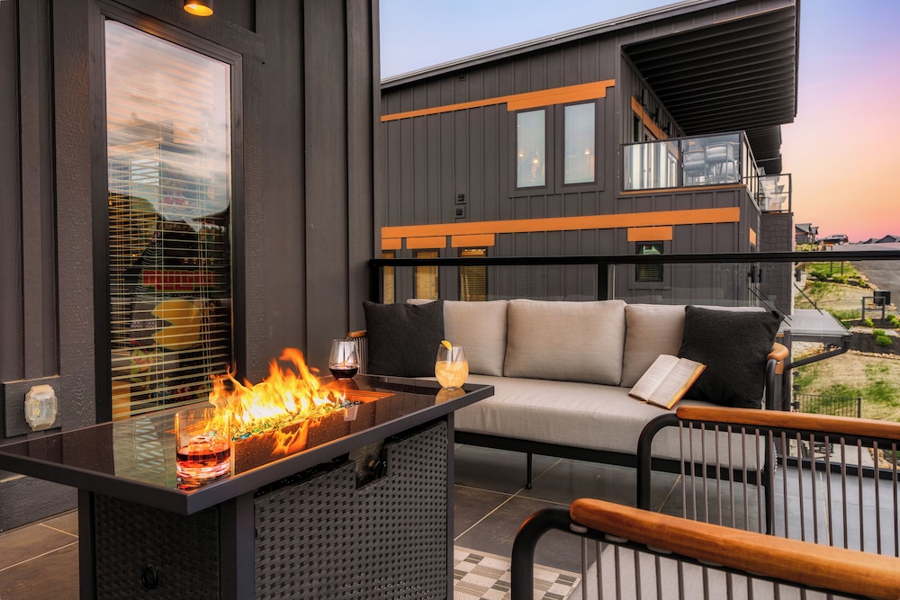 Star Gazer Luxury Rooftop Cabin